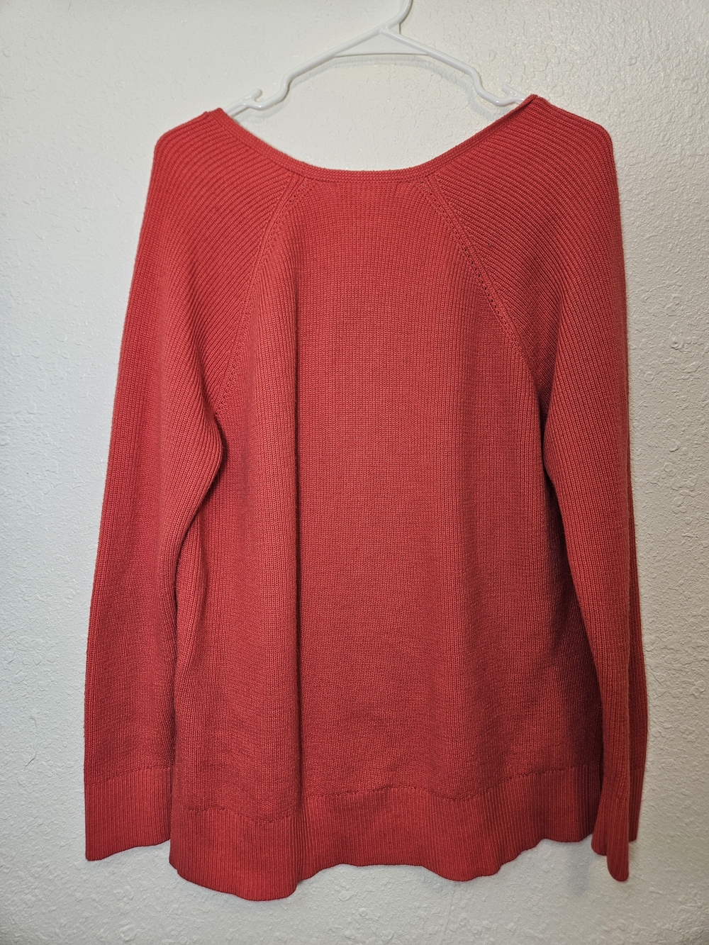 Athleta Hanover Refined V-Neck Sweater Coral Women's Large - Picture 3 of 8